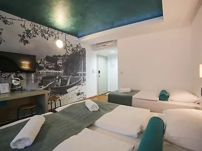 Hotel Ivando Drvenik (Split-Dalmatia)